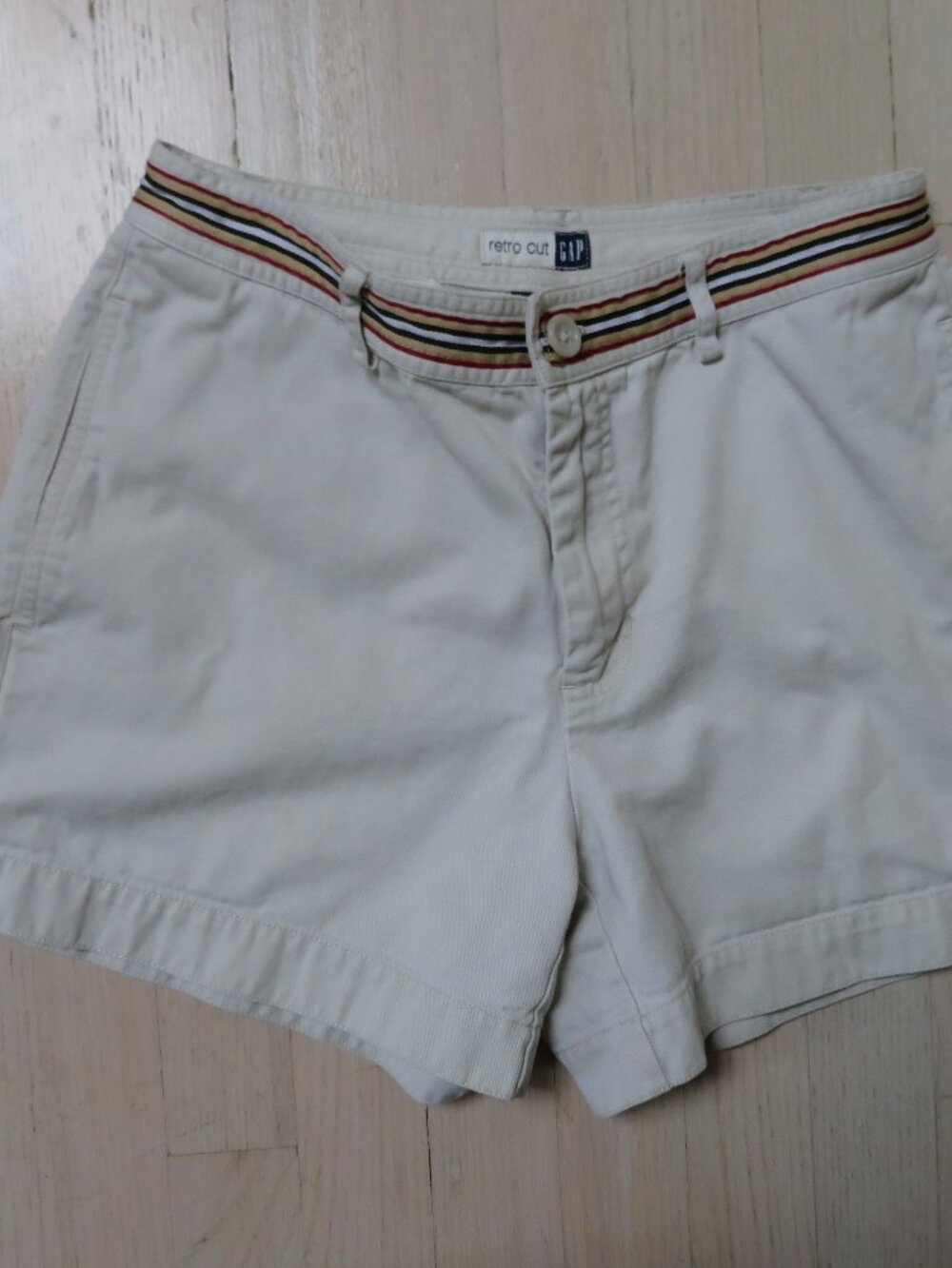 Retro Fit Gap Khaki Hiking Shorts size 4 Colorful Belt 90s